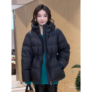 佟小白TXB 基础款黑色95白鹅绒连帽防风收腰保暖羽绒服外套上衣