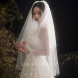 月下相恋 Невеста ведет марлю.