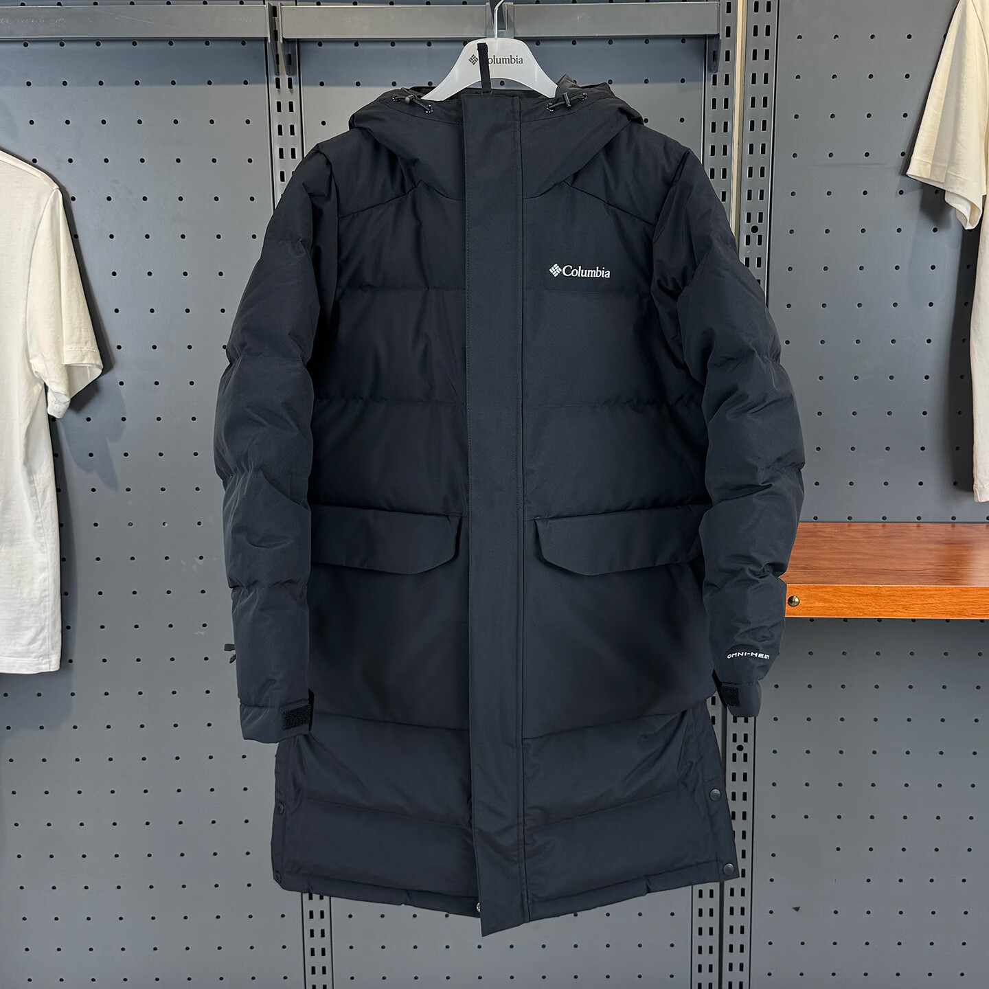 哥伦比亚户外男金点羽绒服