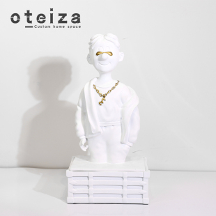 Oteiza现代创意卡通人物嘻哈男孩样板房客厅房间软装 饰品雕塑摆件