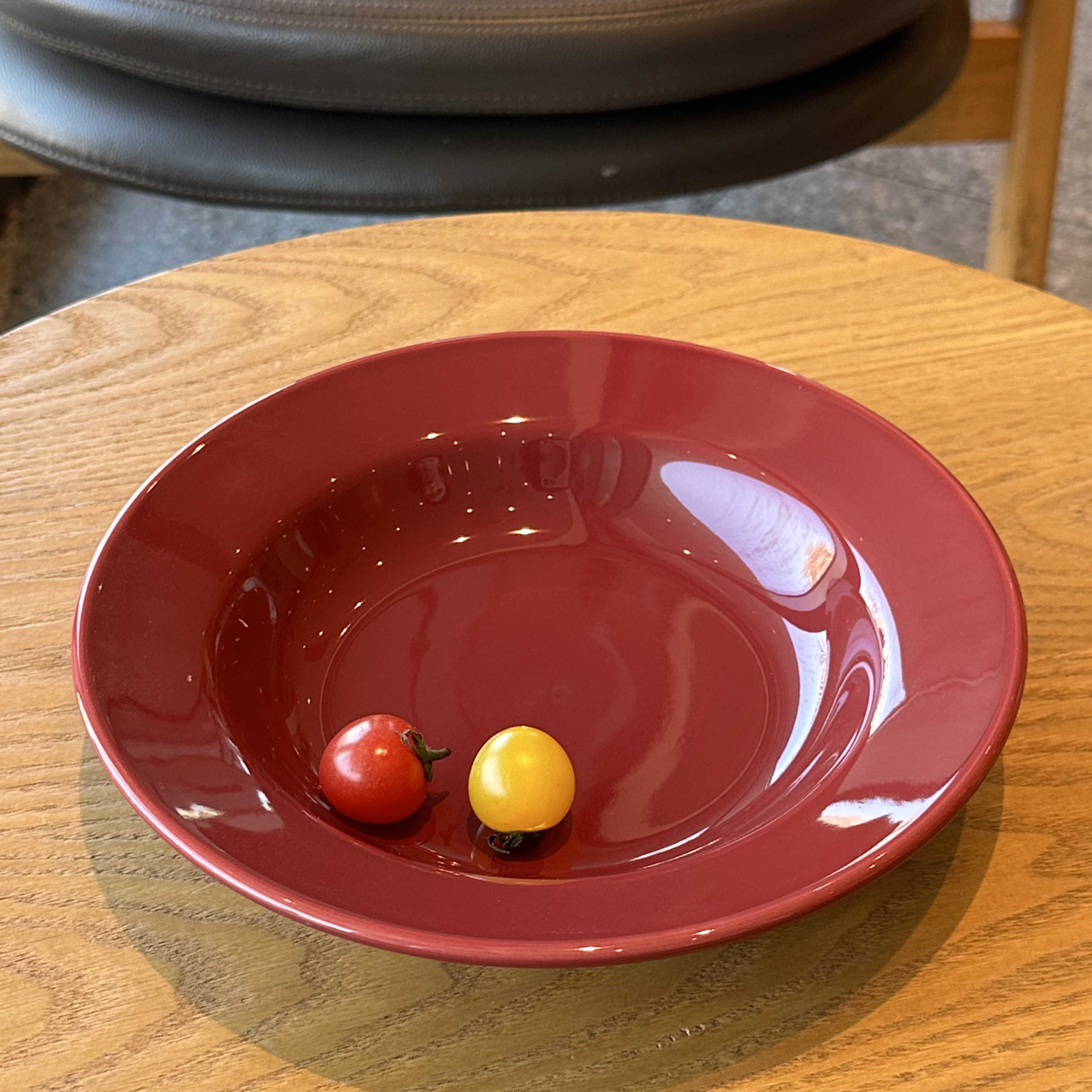 TUXTON漂亮的彩色甜品盘蛋糕盘23cm复古陶瓷糖果色点心盘