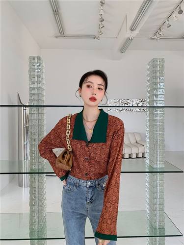 常规单排多扣80年代港风女