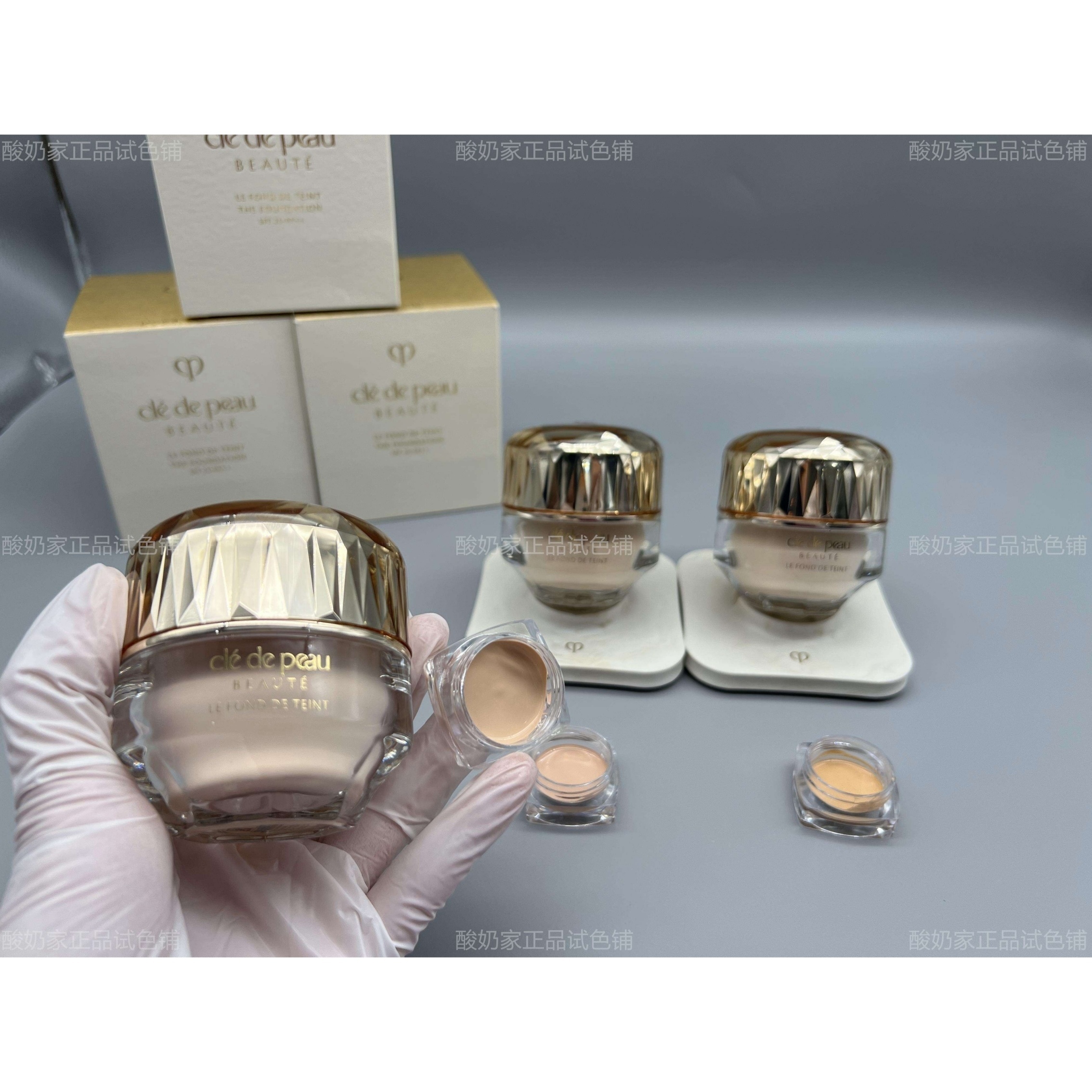 5色全！CPB肌肤之钥晶钻粉底霜