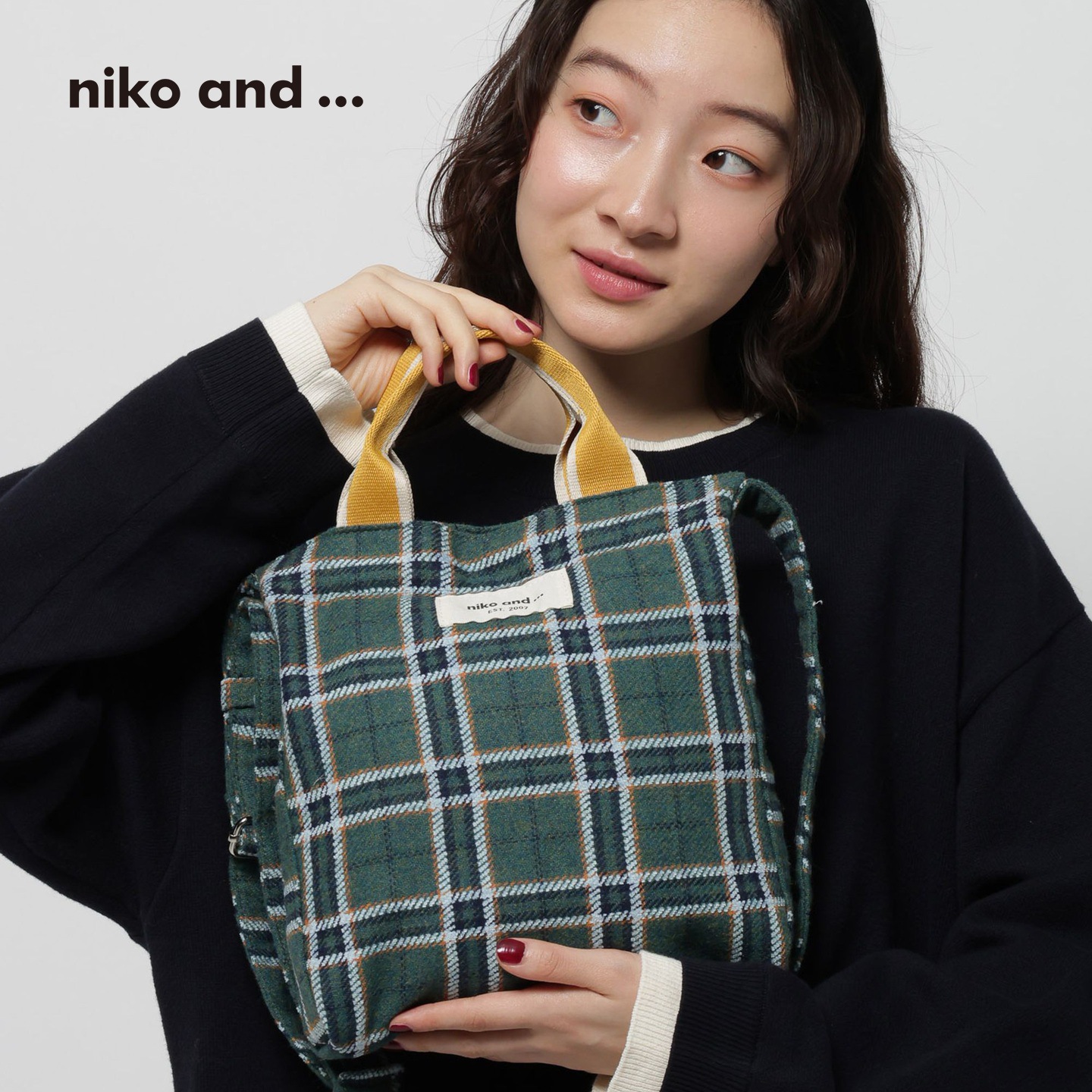 niko and ...提包女2025新款个性潮流通勤斜挎包611272