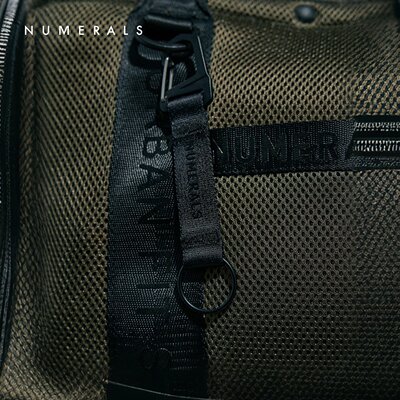NUMERALS 挂件2026新款运动LOGO书包钥匙双扣挂件643468