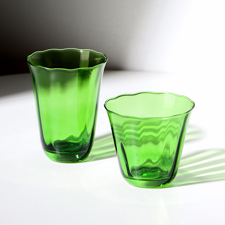 绿花边红酒杯高脚鸡尾水