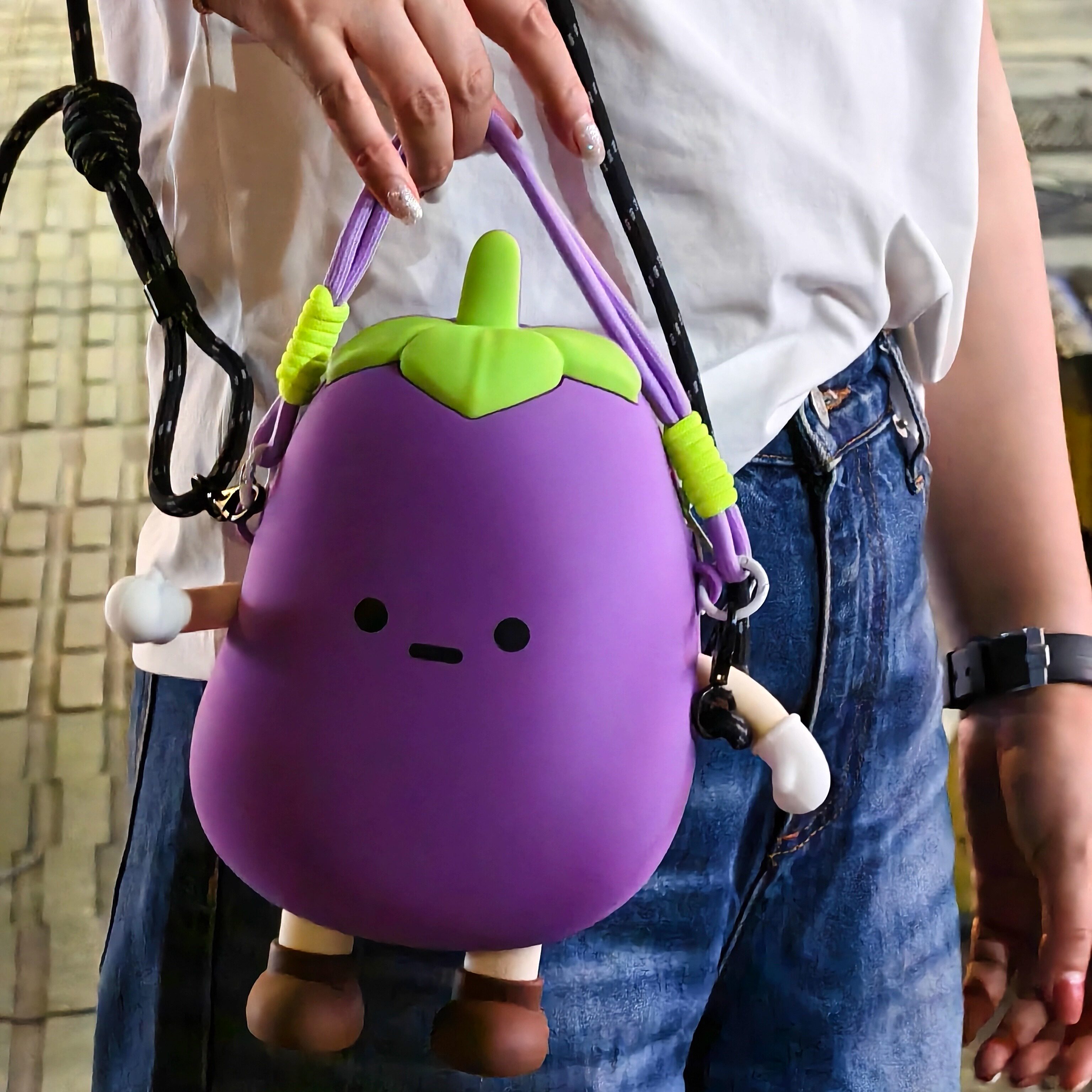 硅胶茄子斜挎包可爱蔬菜零钱包小挎包收纳单肩手机包手提蓝牙耳机