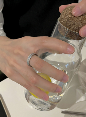 闭口小众戒子钛钢大码男戒指ins情侣对戒磨砂指环女刻字男戒高级