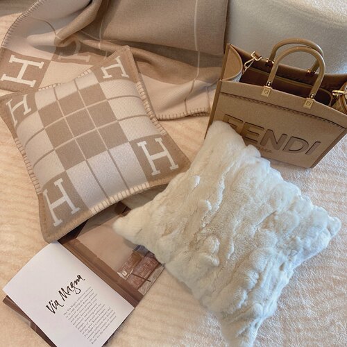 Texdream态度沙发轻奢羊绒抱枕