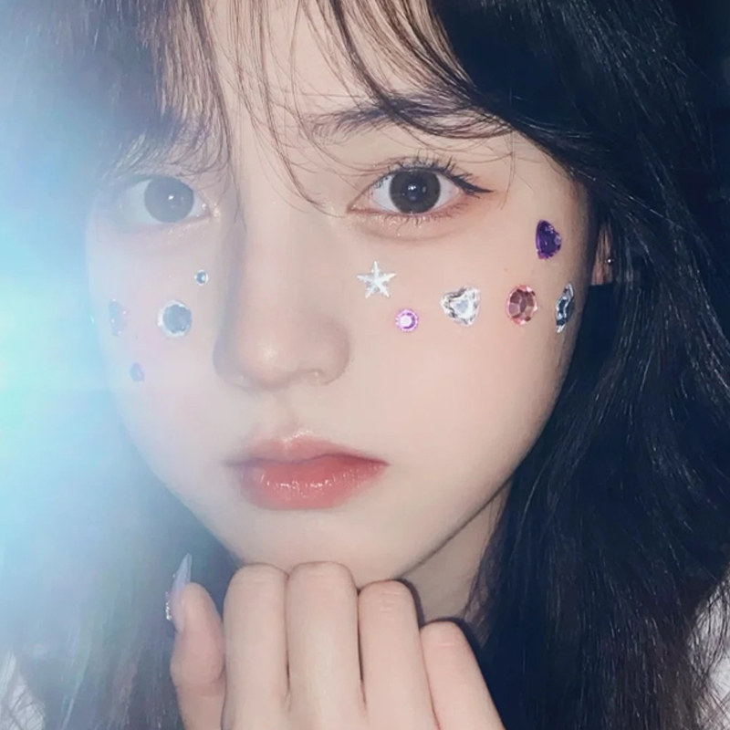 脸上贴钻泪钻六一儿童少女舞台妆爱心星星花朵脸饰品自拍写真道具