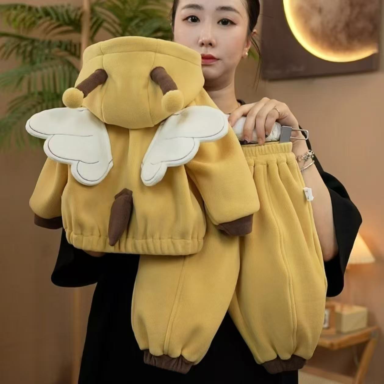 童装超可爱小蜜蜂造型连帽卫衣套装两件套柔软舒适居家休闲外出服