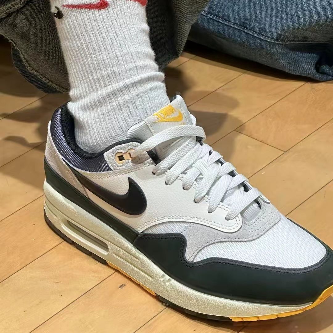 Nike耐克AIR MAX白银黑男女低帮耐磨透气训练跑步鞋FN7487-133