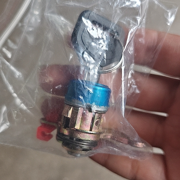 适配 南骏808 前门锁芯  车门 锁芯配件