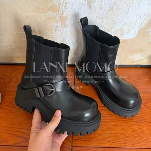 【LANXI MOMO】时尚百搭女士黑色秋冬圆头英伦短靴26XZ413LX