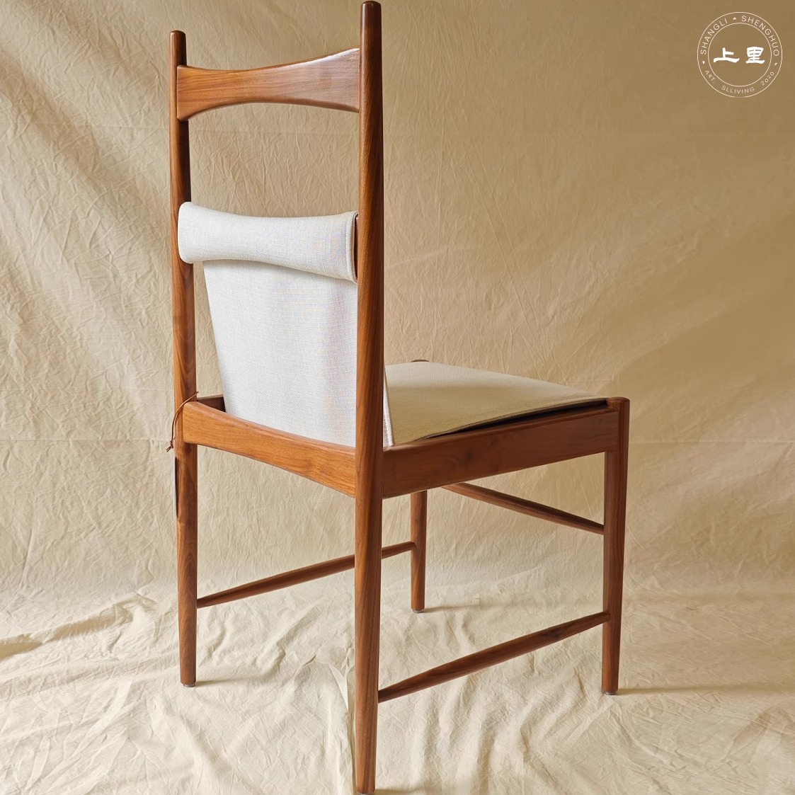 上里北欧实木餐椅简约时尚家用靠背椅原木布艺餐椅现代侘寂风椅子