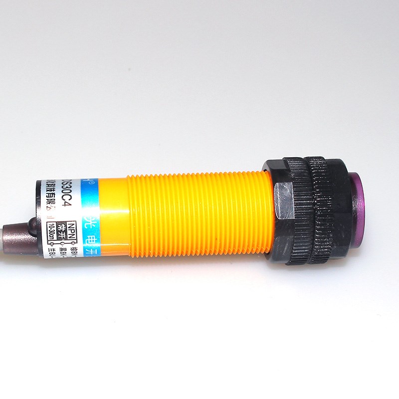 沪工E3F-DS30C4 M18漫反射光电开关直流三线NPN常开3.0cm可调