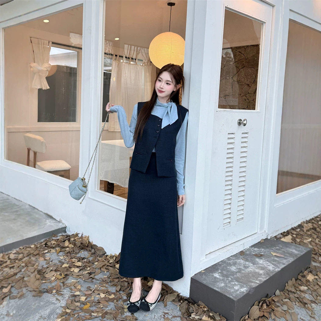 2026秋季新款小香风优雅淑女针织衫+马甲+垂直感十足半身裙三件套