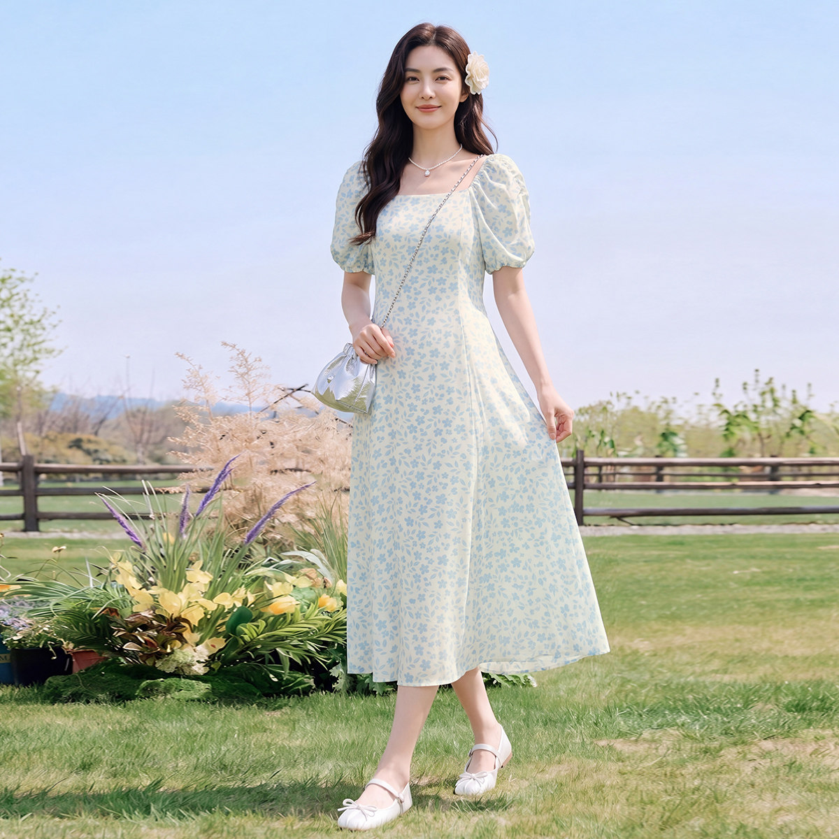 片断连衣裙女夏季新款灯笼袖复古显瘦减龄开衩设计小众碎花裙图片