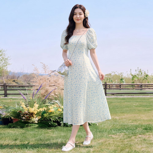 片断连衣裙女夏季新款灯笼袖复古显瘦减龄开衩设计小众碎花裙