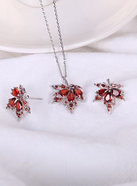 ins设计秋季红锆石枫叶耳环女气质高级高级感925银针耳钉同款项链