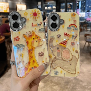 适用苹果华为系列iPhone16新款手机壳15promax/14promax可爱呆萌长颈鹿银框镜头半包加闪钻镜头膜网红保护套