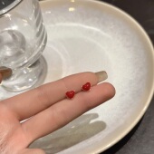 DoRa｜简约小巧酒红色爱心耳钉2024年新款 爆款 气质高级感耳饰女