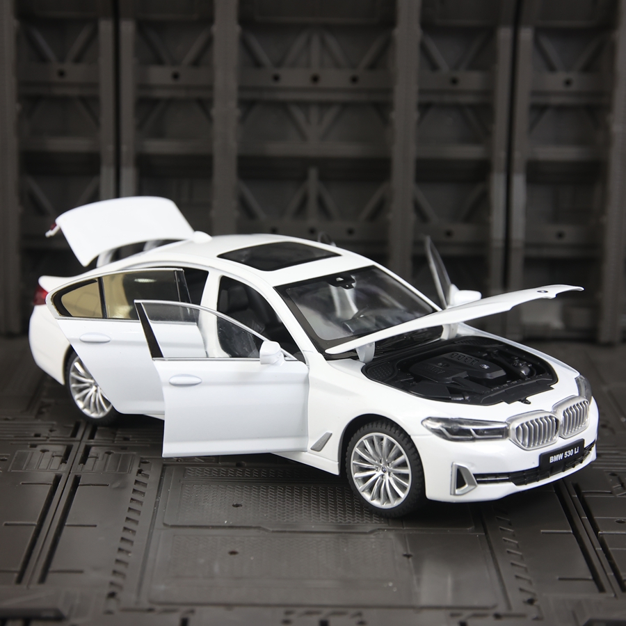 生日礼物送男生款兄弟男孩子初中高中生14岁实用汽车模型圣诞礼物