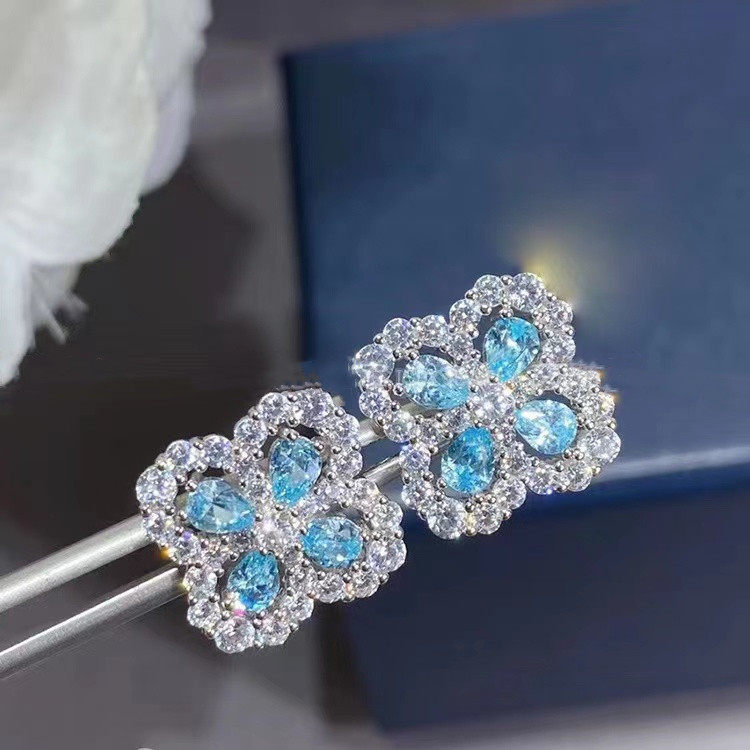 PT950铂金进口D色莫桑石浅蓝钻石四花瓣花朵耳钉轻奢镂空白钻耳饰