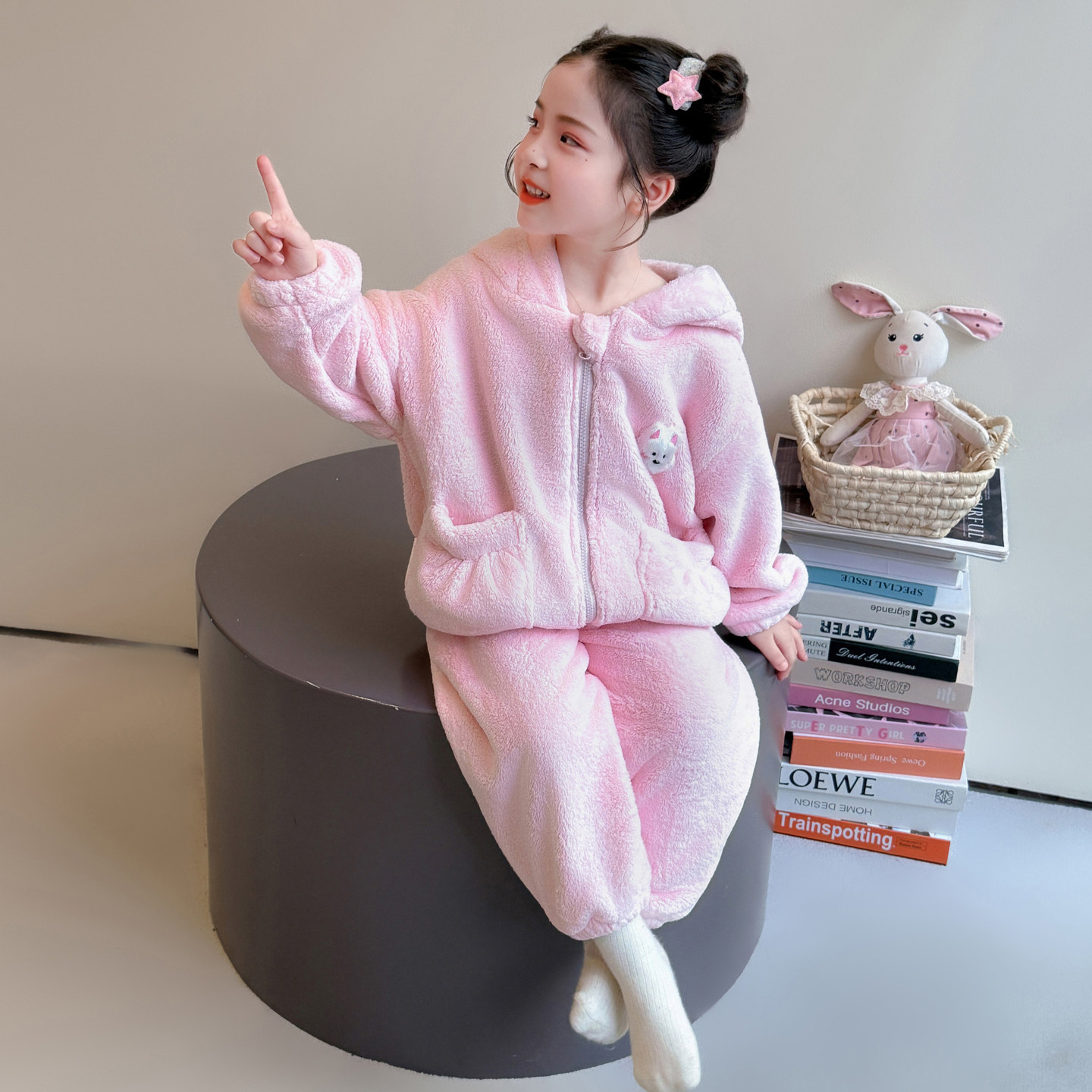 儿童秋冬珊瑚绒睡衣宝宝冬装保暖套装小女孩幼儿法兰绒家居服加厚