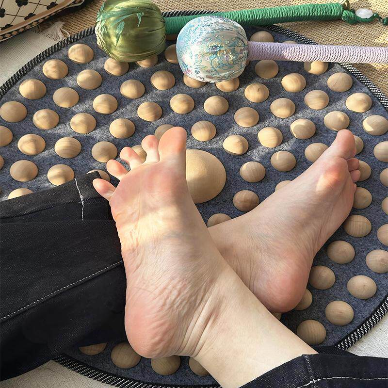 实木慢跑指压板足底按摩垫原木运动防滑垫子软硅胶通经络减肥
