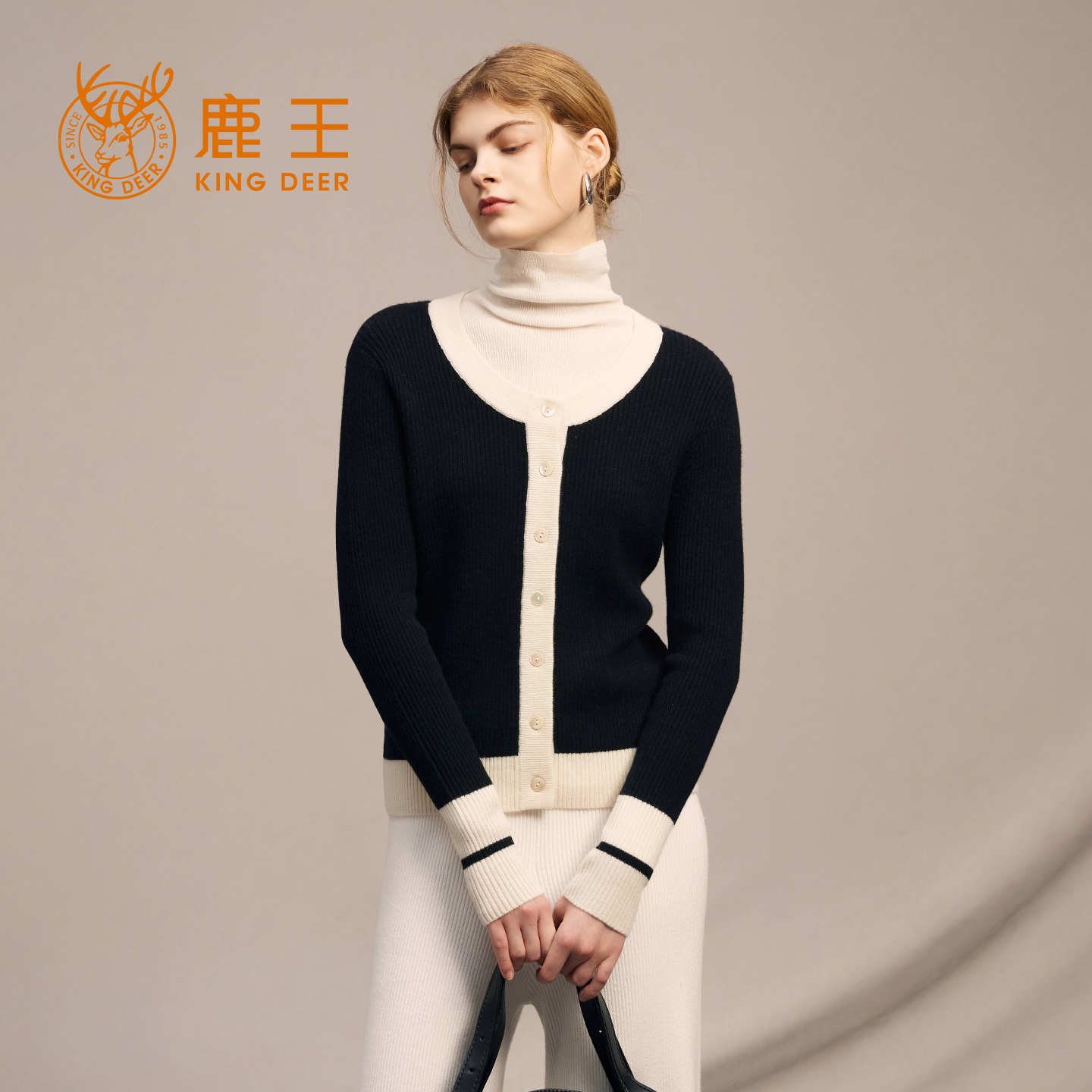 鹿王100%山羊绒衫开衫圆领拼色