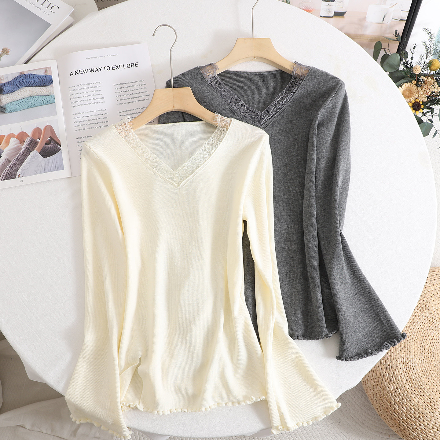纯欲风蕾丝拼接V领针织衫女2025冬季温柔喇叭袖打底衫毛衣上衣,女装/女士精品,毛针织衫,淘宝优惠券,粉丝福利购,淘宝优惠卷
