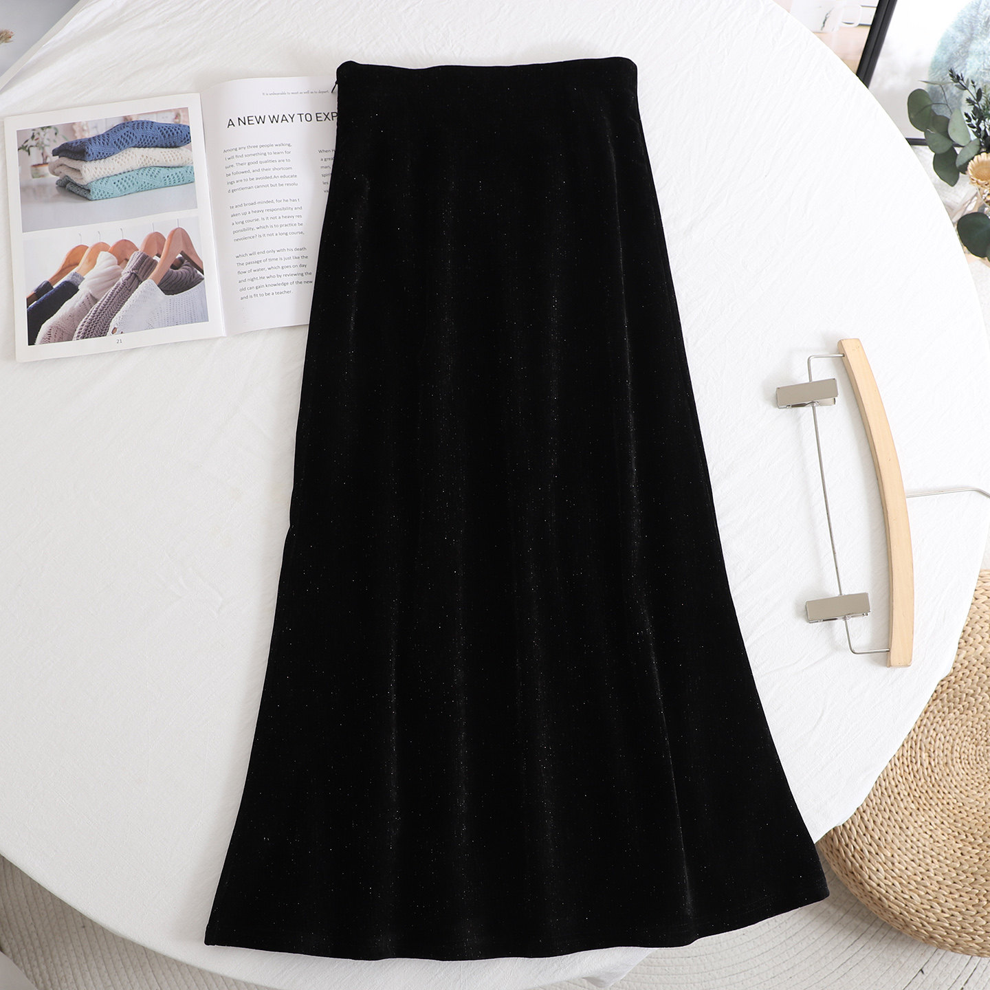 优雅黑丝绒高腰显瘦A字长裙