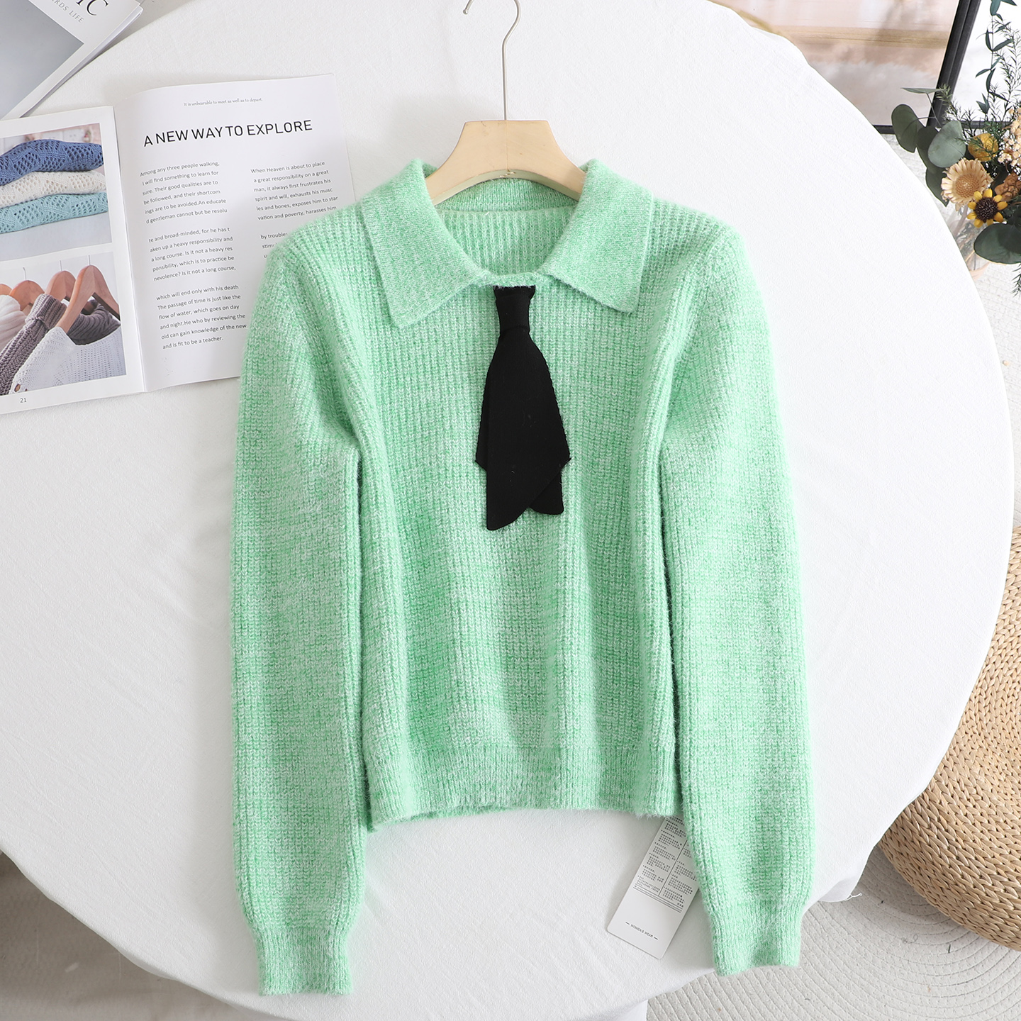 温柔显白领结翻领绿色毛衣