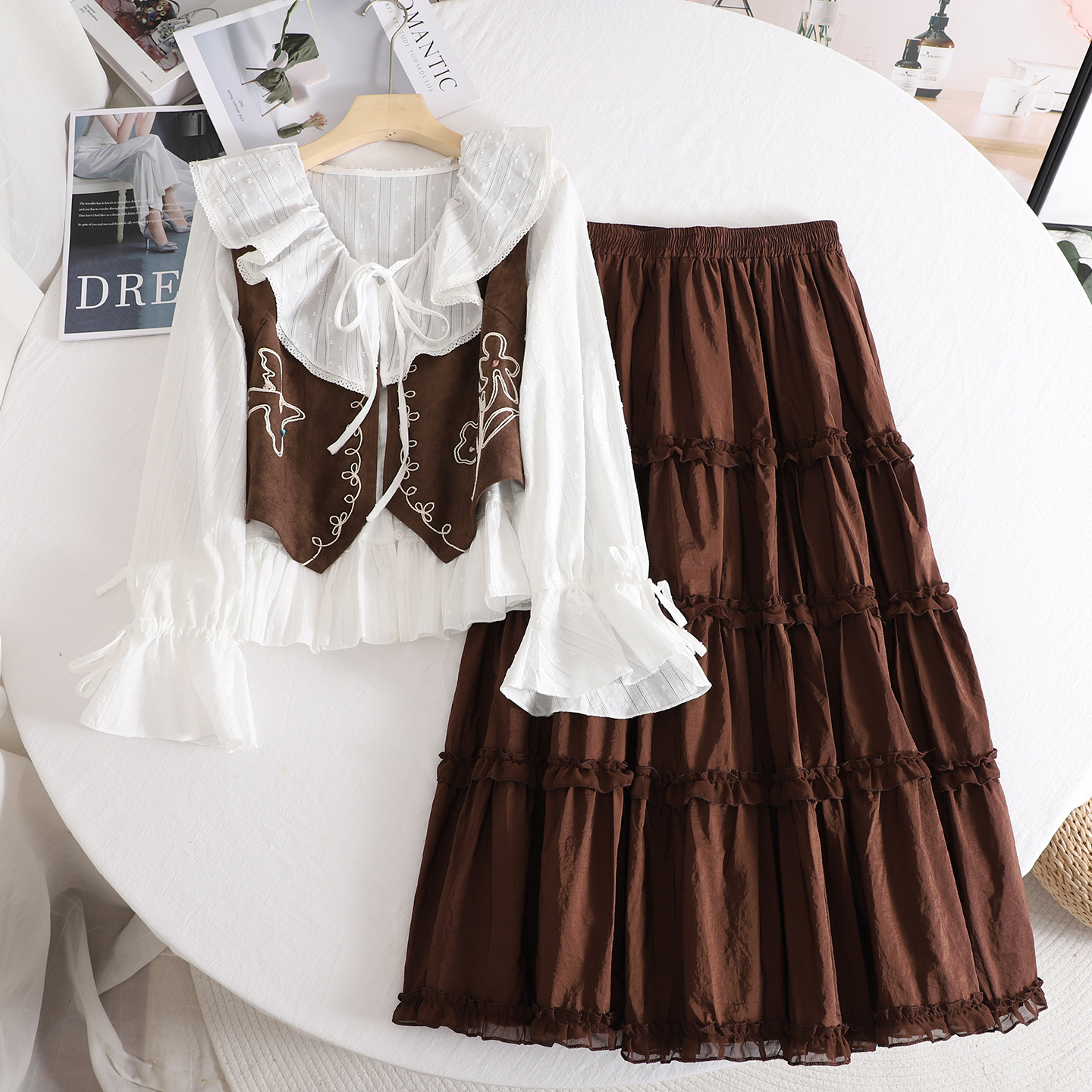 2025秋季复古马甲衬衫半裙三件套