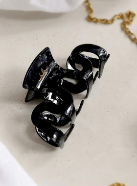 德国invisibobble高级大抓夹大理石纹黑色大号后脑勺鲨鱼夹发量多