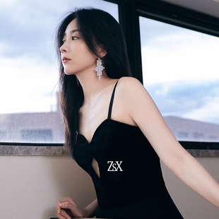 显瘦百搭吊带连衣裙 小黑裙女2023年新款 朱颜曼滋同款 高端气质修身