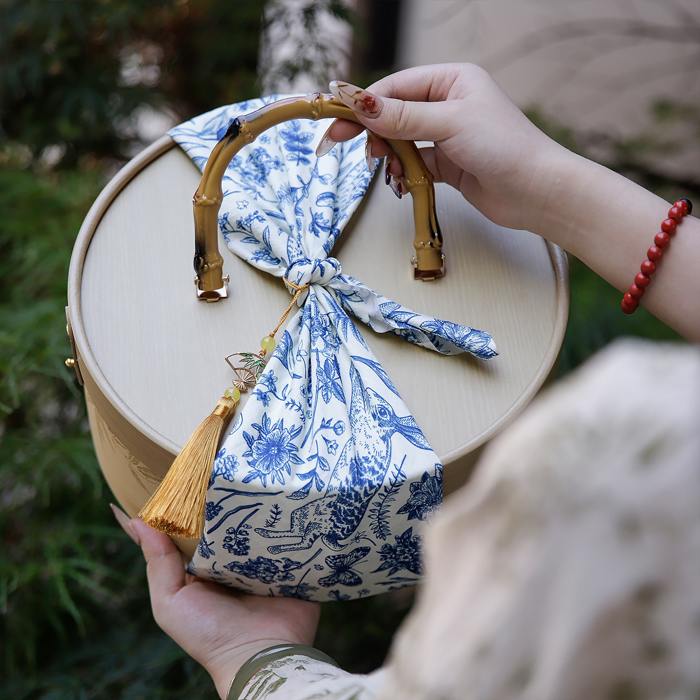 中秋节淡雅月饼包装盒国风手提圆桶硬盒子冰皮流心蛋黄酥礼盒定制