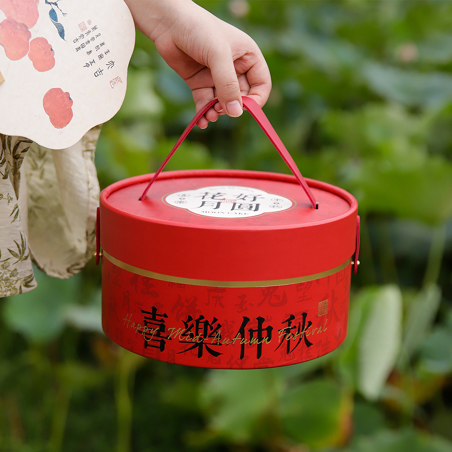 2026年新款盒子中秋节月饼包装礼盒高档8粒送礼品盒手提圆形空桶