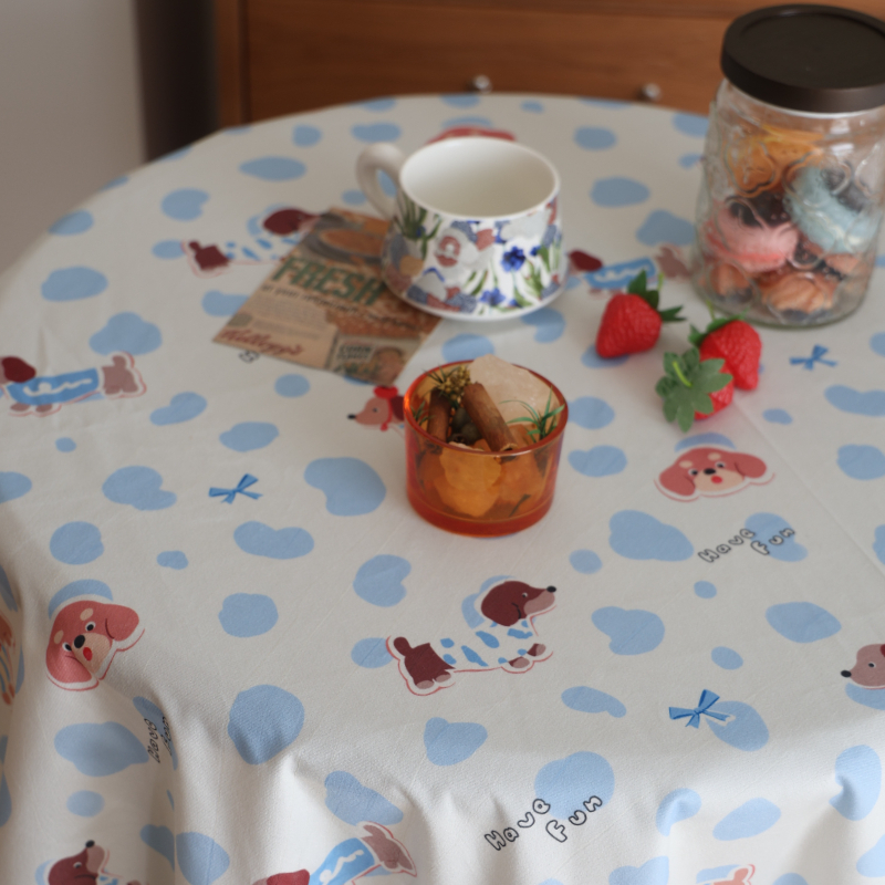 小腊肠可爱的很桌布可以升级防油