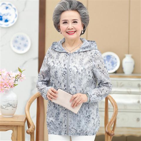 新款中年妈妈防晒衣皮肤衣服老奶奶夏装新款长袖连帽外套60-70岁