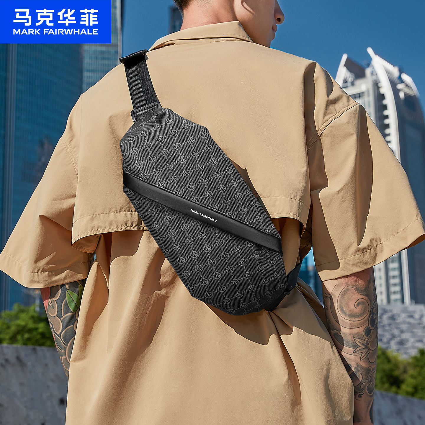 马克华菲胸包印花单肩包机车包男