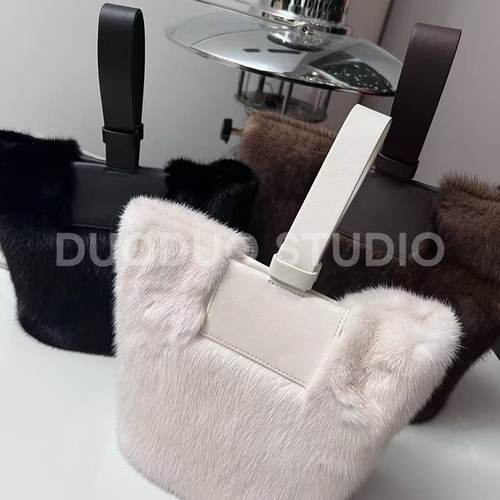 【多多还是多多】水貂手腕包