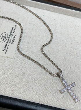 简约时尚十字架小众个性潮流项链项饰轻奢镶钻气质百搭创意锁骨链