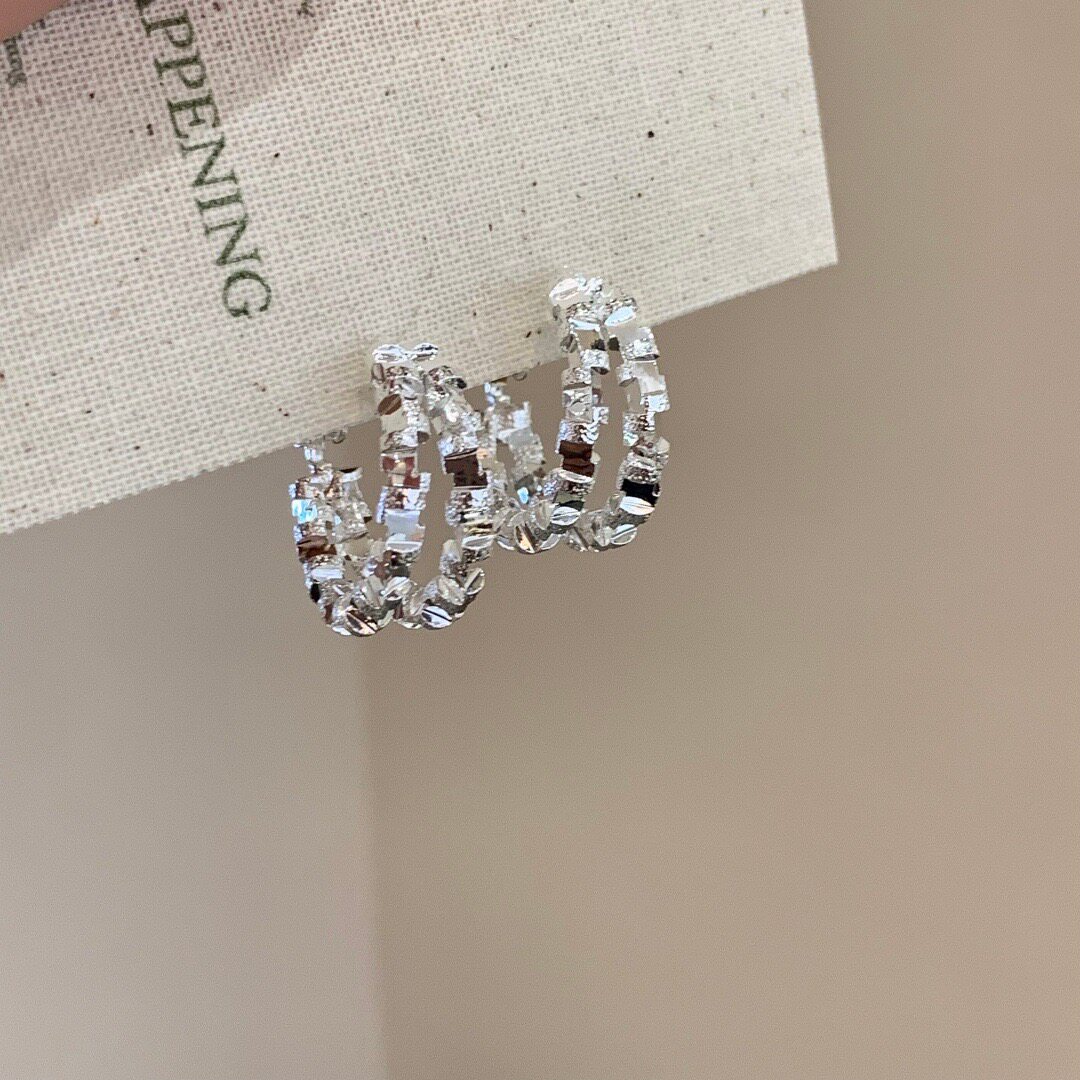 S925纯银碎银子耳环女小众设计感高级轻奢精致小巧百搭耳钉耳饰