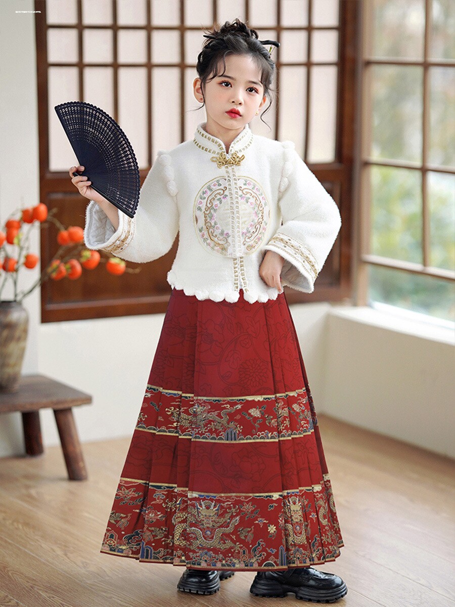 女宝龙年拜年服秋冬款女童马面裙套装新中式冬季古风儿童古装汉服
