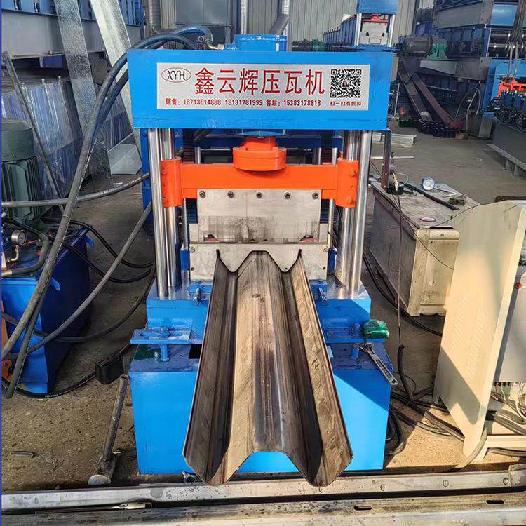 公路护栏设备厂 4个厚乡村公路护栏板成型机 公路护栏设备厂