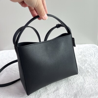 外贸尾货出西班牙MNG质感时尚百搭小水桶手提单肩斜挎包