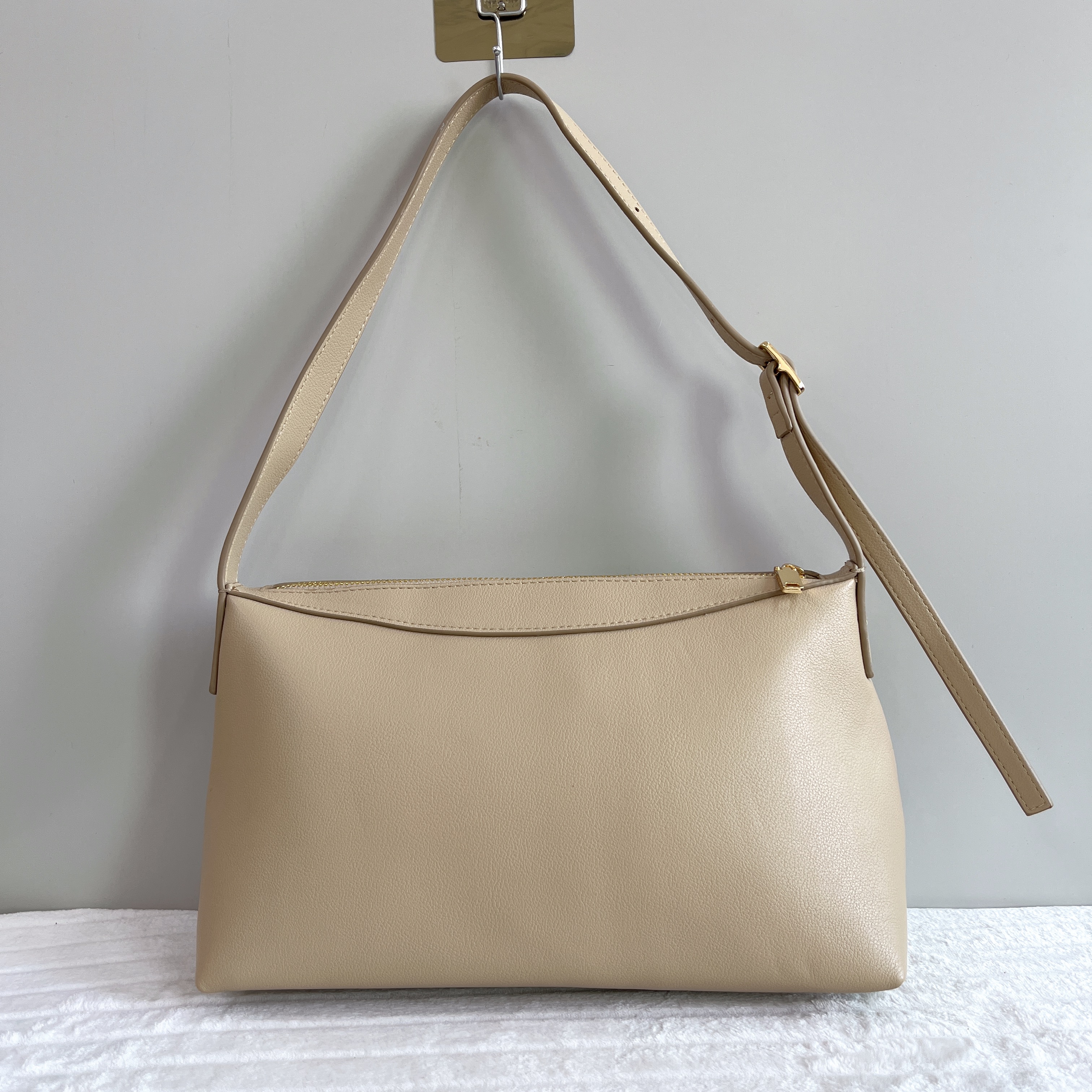 外贸尾货出西班牙MNG高质感时尚潮流百搭女士单肩包腋下包