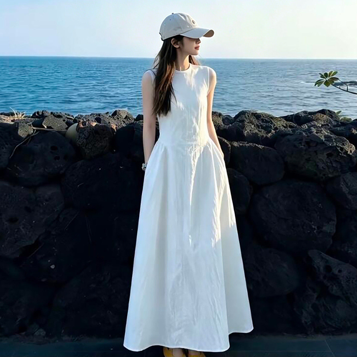 夏季新款法式白色无袖收腰长款女连衣裙2026褶皱显瘦小白裙高级感图片